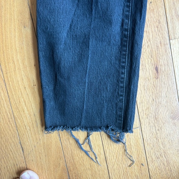 Universal Thread Vintage Straight Leg High Waisted Distressed Black Jeans size 4 - Picture 8 of 8